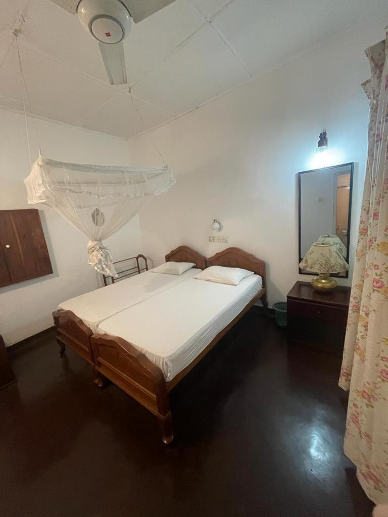 Kandy Inn Madugalle'S Family Guest House ภายนอก รูปภาพ