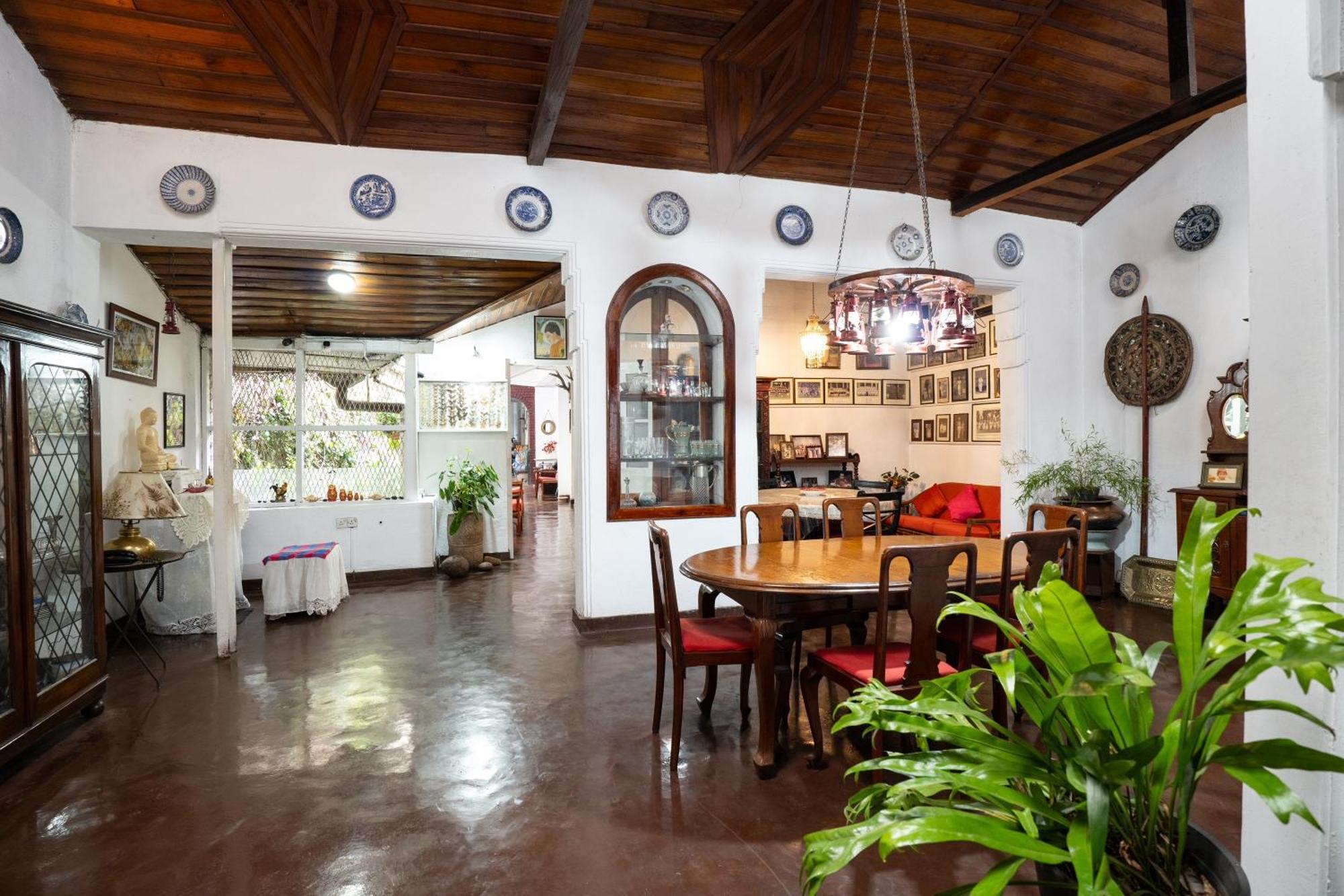 Kandy Inn Madugalle'S Family Guest House ภายนอก รูปภาพ
