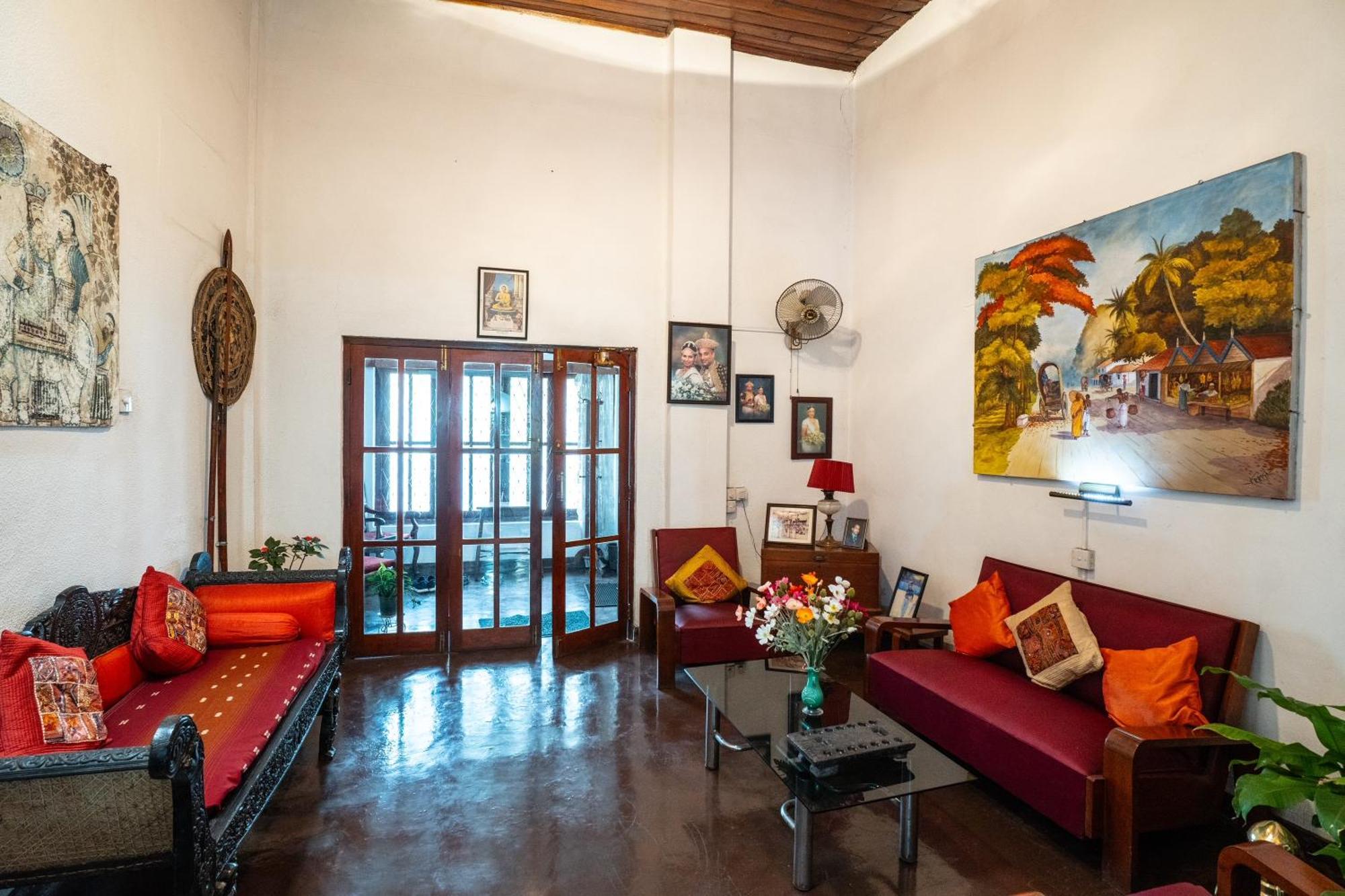 Kandy Inn Madugalle'S Family Guest House ภายนอก รูปภาพ