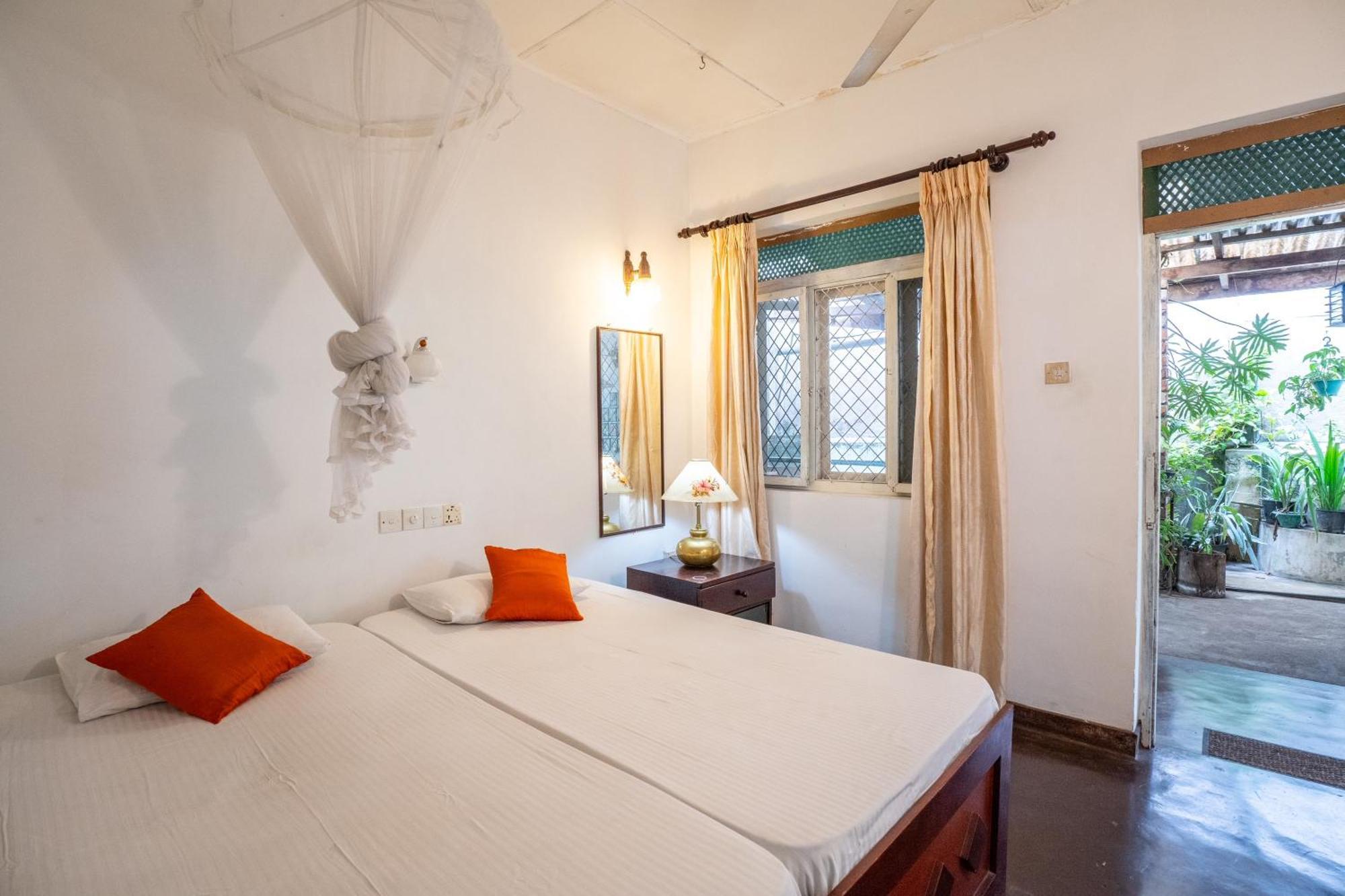 Kandy Inn Madugalle'S Family Guest House ภายนอก รูปภาพ